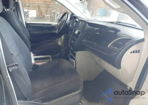 2011 Chrysler Town & Country Touring z USA, uszkodzony, nr VIN 2A4RR5DG9BR708610